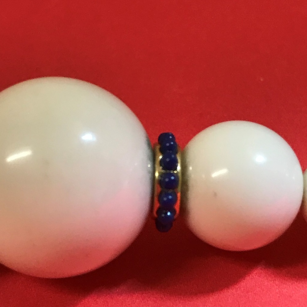 Banana Republic White and Navy Beaded Necklace - Picture 3 of 4